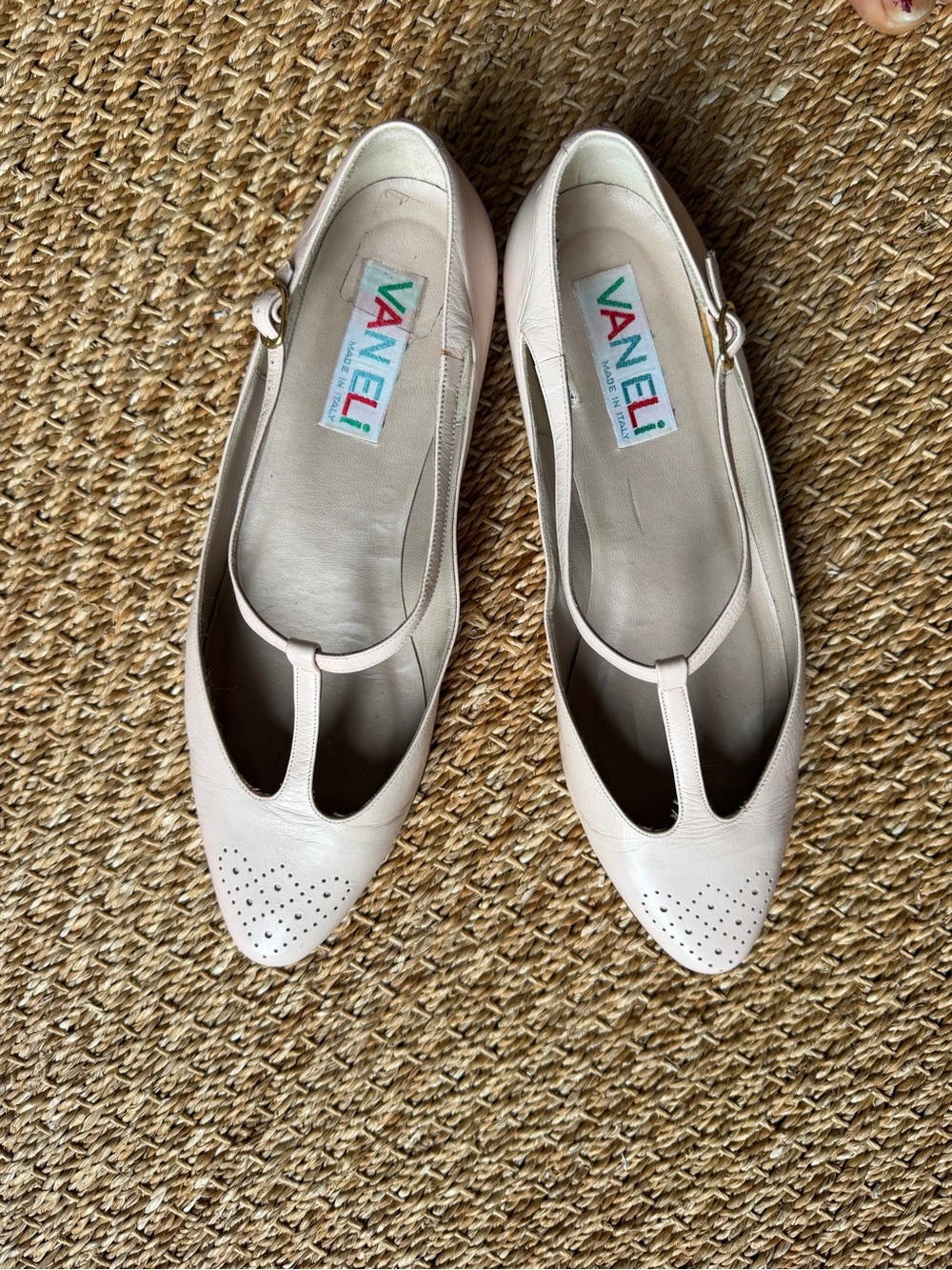 Vintage Vaneli Women's T-Strap Ballet Flat in Light Pink Sz 8